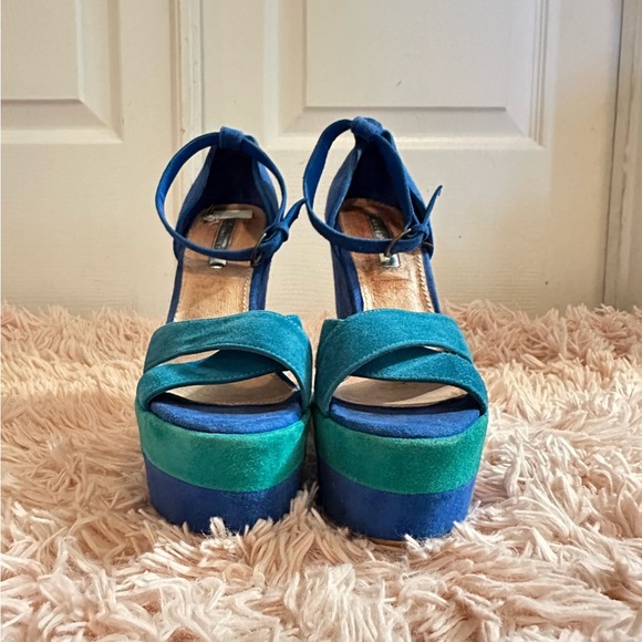 Color Block Wedges - Picture 5 of 5